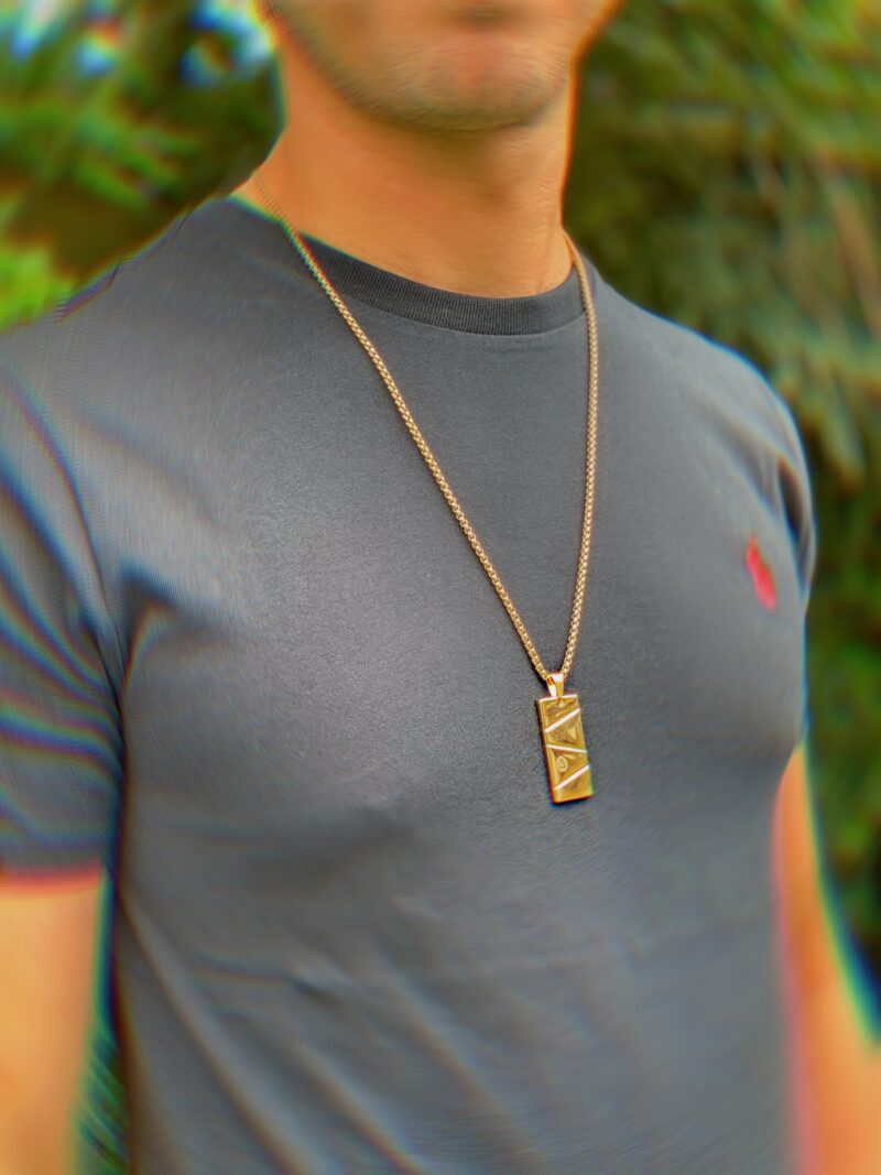 Gold Pendant Necklace